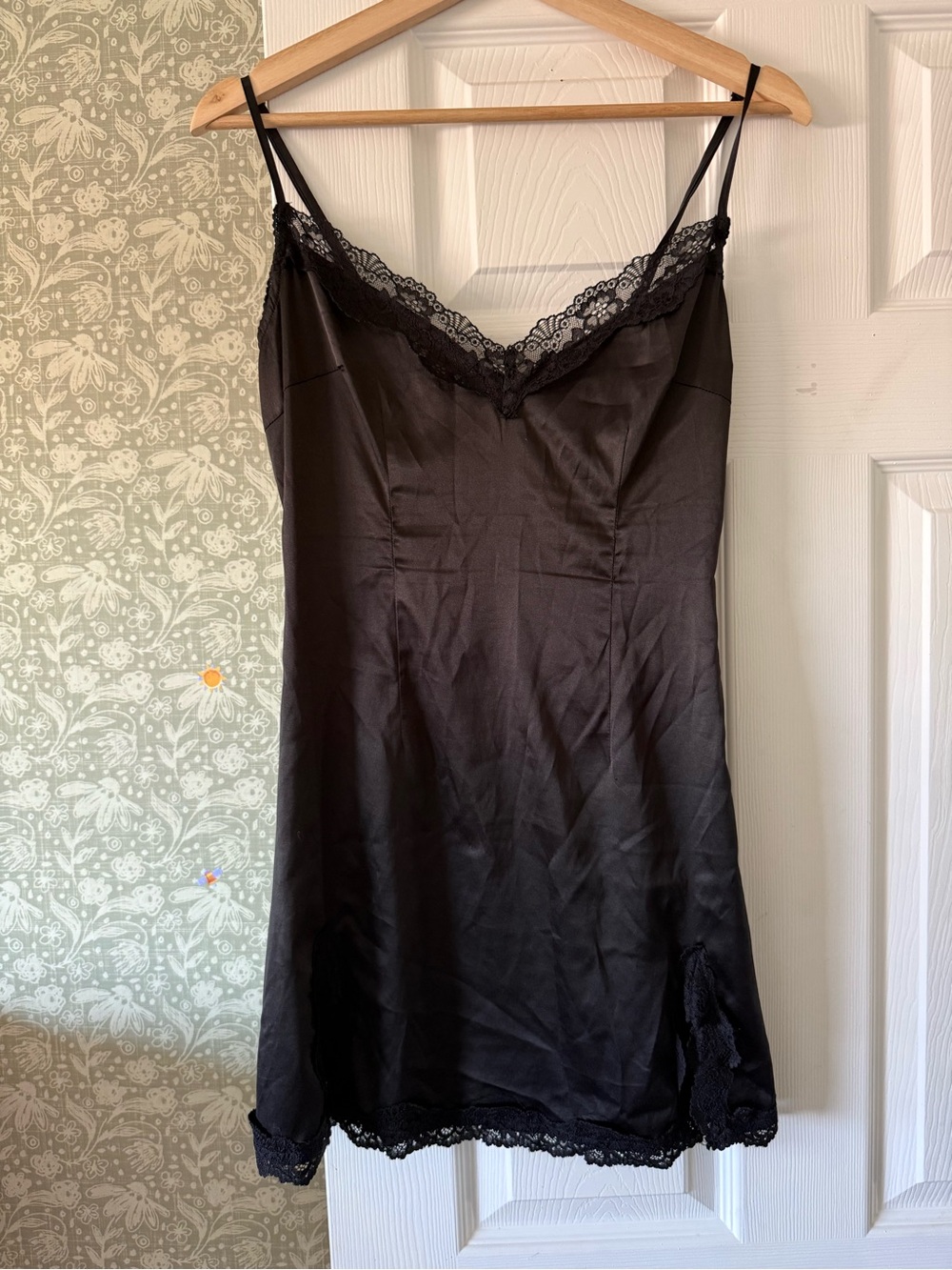 Lovers + Friends Black Lace-Trim Satin Slip
